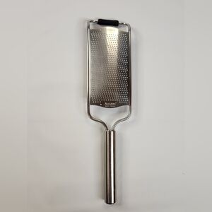 Cuisipro Microplane Stainless Steel Handheld Grater Plastic Cover Zester Tool